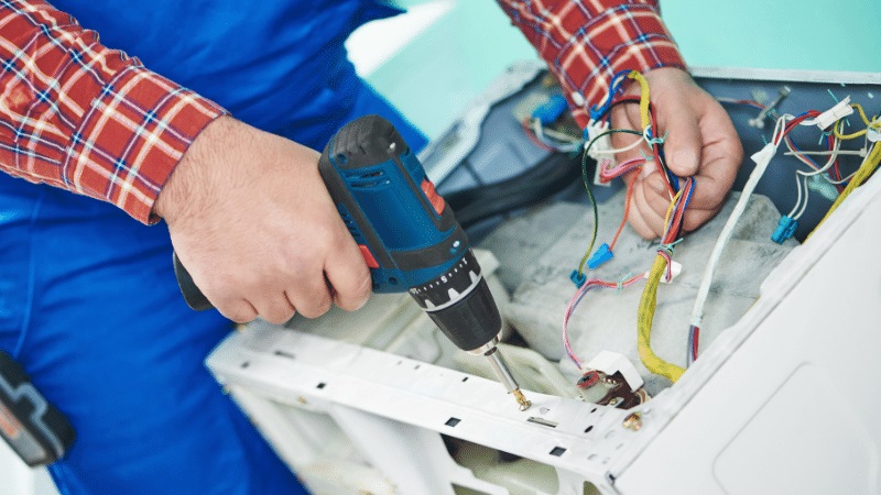 Çekmeköy Termodinamik Termodinamik çamaşır makinesi kart tamiri – Su almama arızası orijinal parça ile giderildi. - Teknik servis örneği